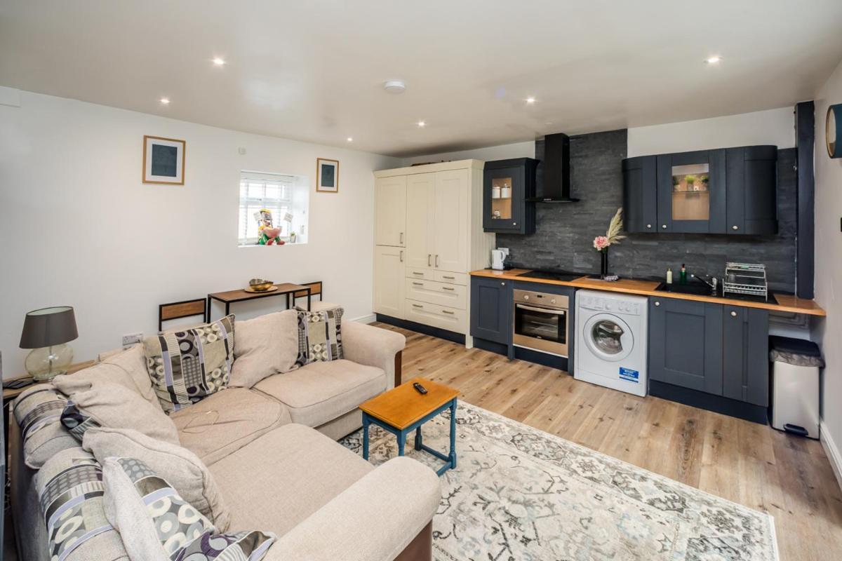 The Cosey Tucked-Away Cottage 2 Or 3 Bedroom Options Huddersfield Exterior photo
